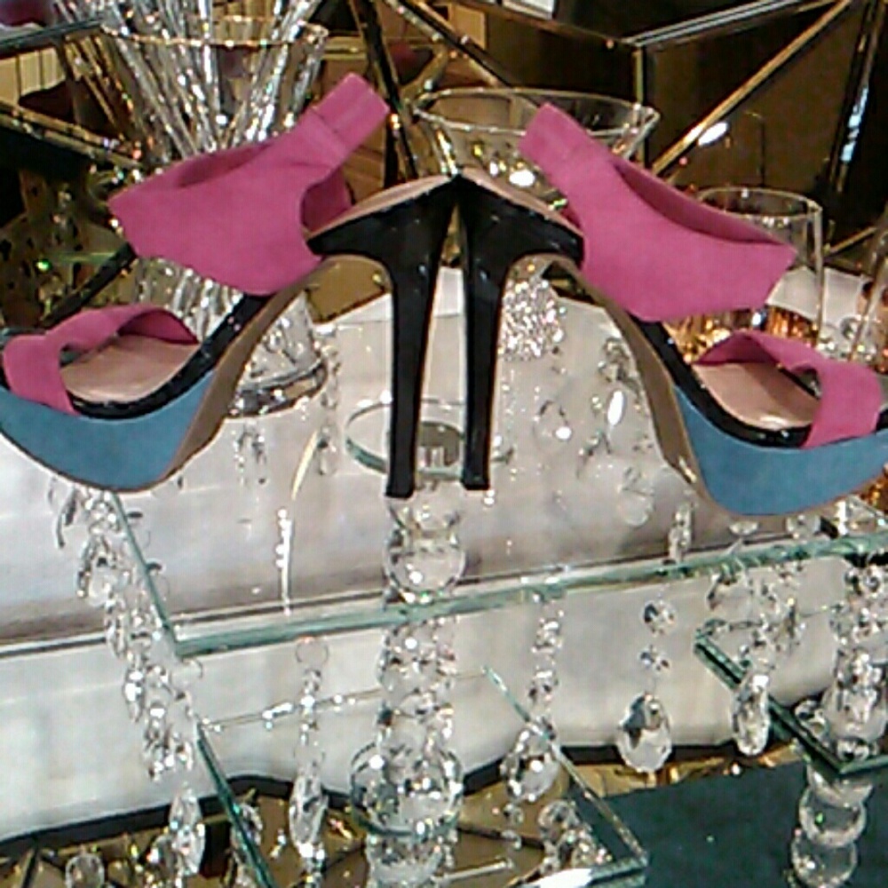 Heels - Picture 5 of 6